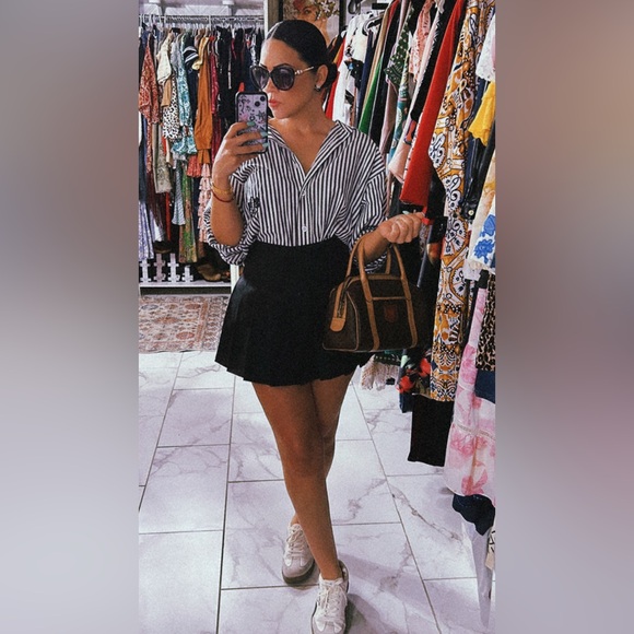 Like This Listing To Get Notified When I Go Live🛍️ - Picture 11 of 16